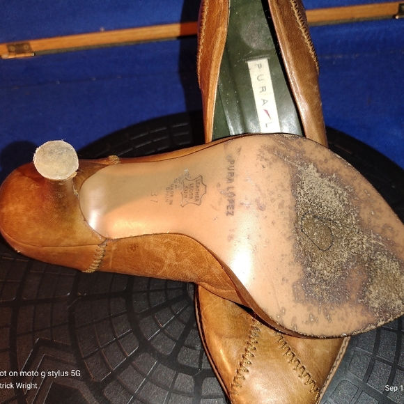 Pura Lopez Pointy Toe Carmel Leather 3-1/2 In. High Heels Sz, 37-EU, 6.5-US - Picture 9 of 9